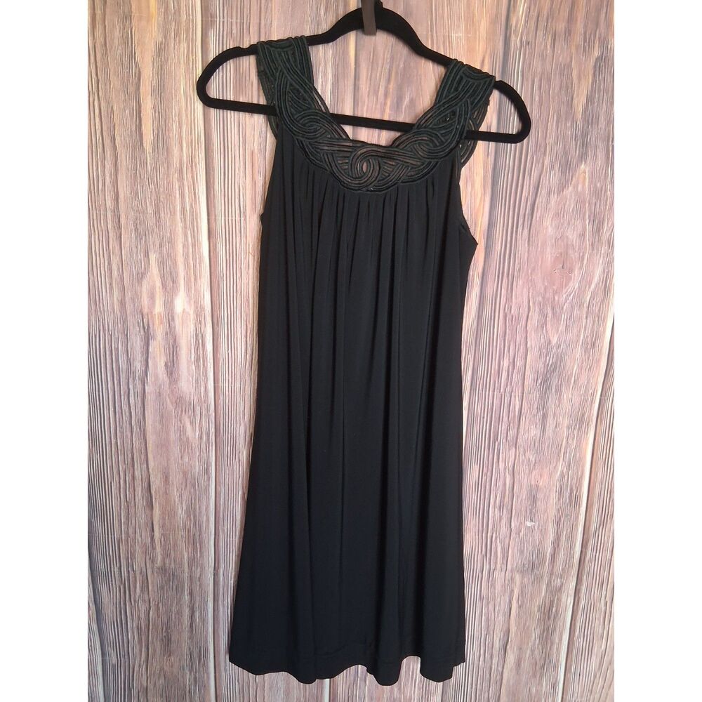 Black soutache embroidered neckline sleeveless cocktail dress size 8 elegant